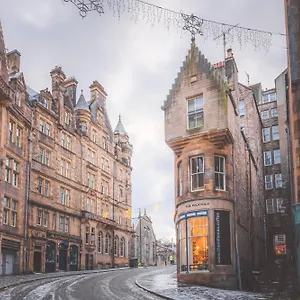 Apartment Stylish & Charming Retreat For 2- Centre!, Edinburgh